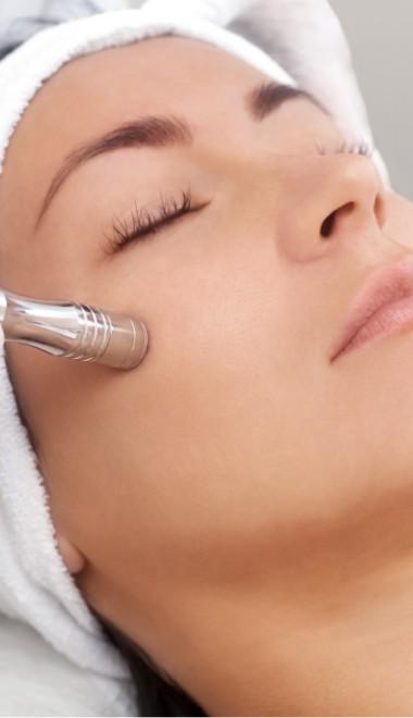 microdermabrasion-female-face